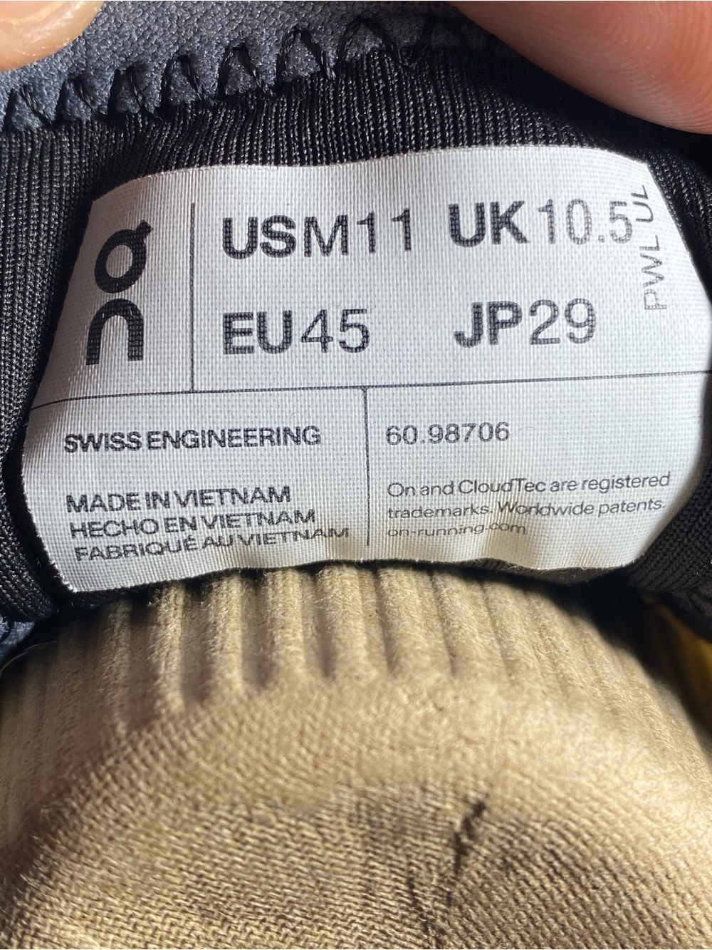 On Cloud X mens shoe size 11 - Picture 14 of 15